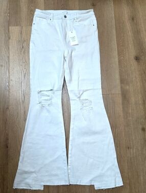 NWT Risen White Flare Ripped Jeans